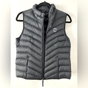 abercrombie and fitch puffer vest.
